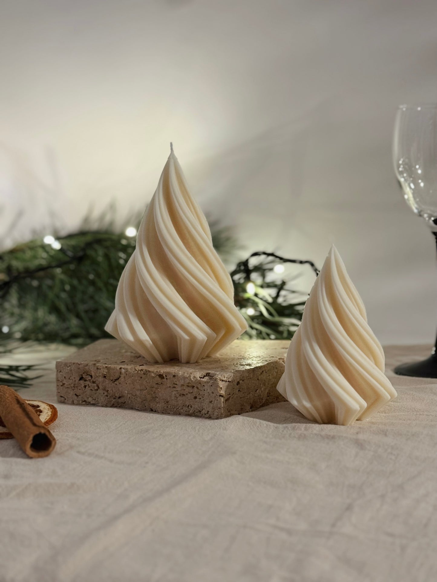 KEERLEV KUUSK küünal